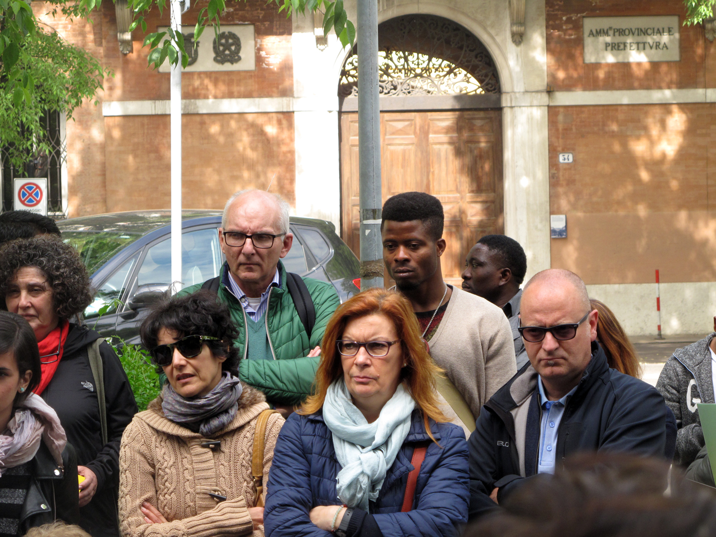 Camminata Sui Luoghi Dei Gruppi Di Difesa Della Donna Allacciati Le